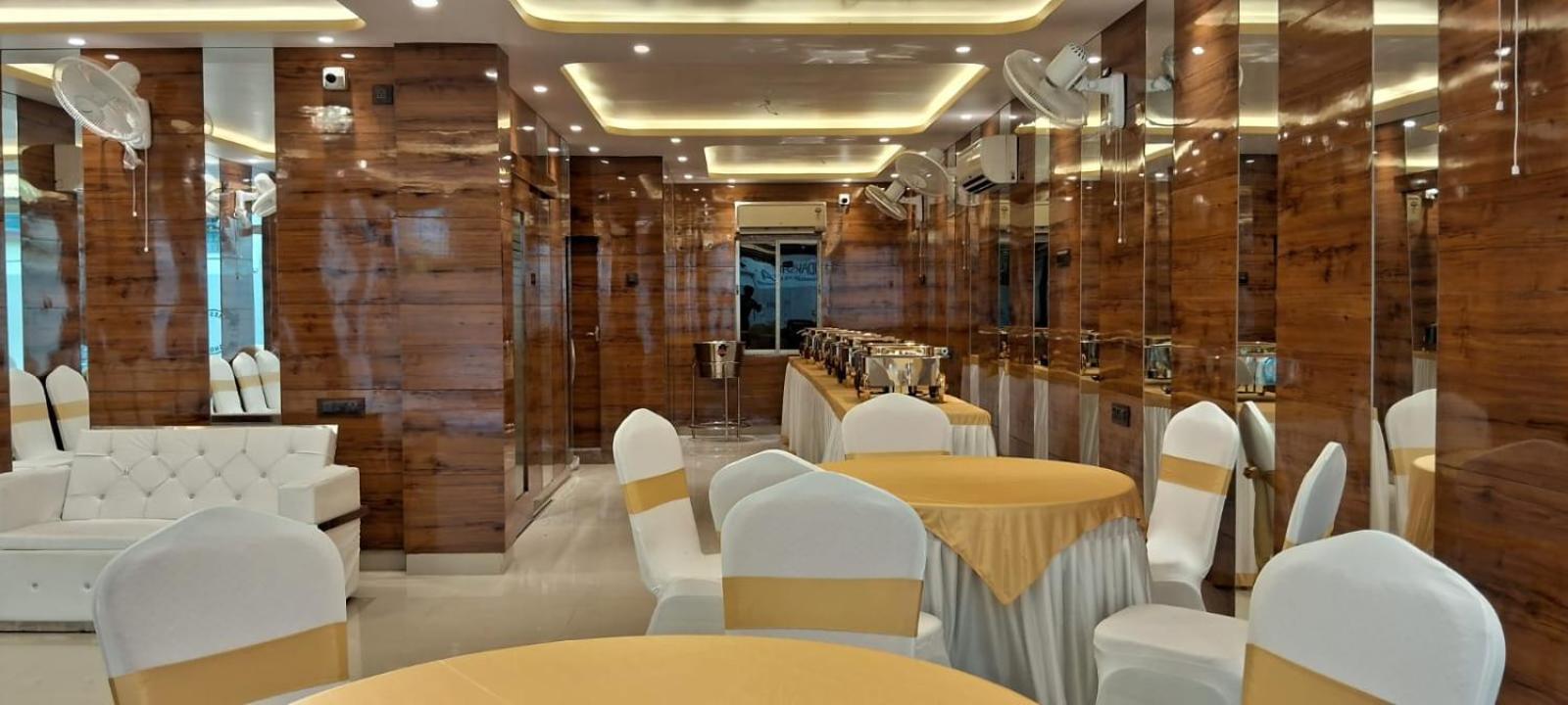 La Cresta Inn Calcutta Exteriör bild