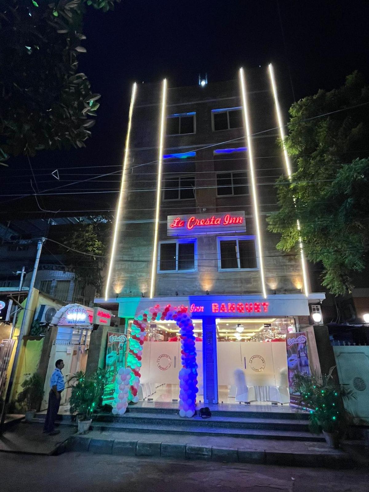 La Cresta Inn Calcutta Exteriör bild