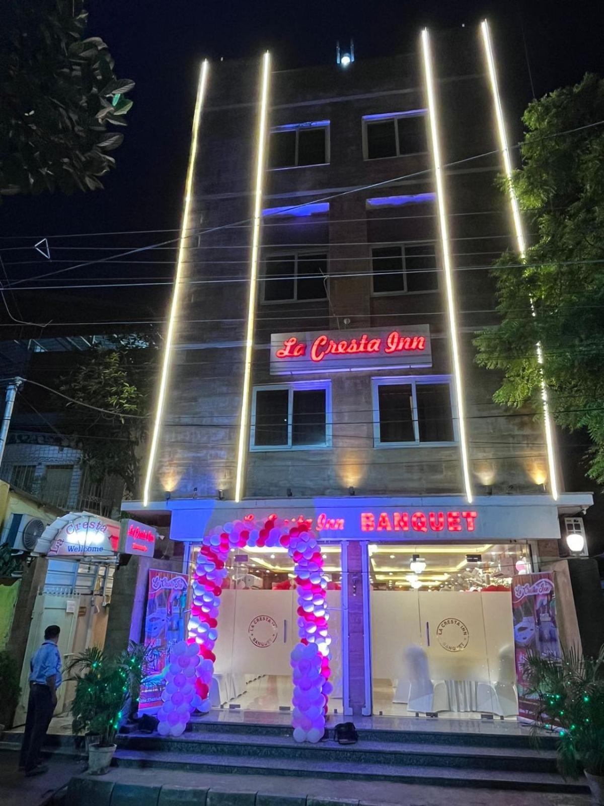 La Cresta Inn Calcutta Exteriör bild